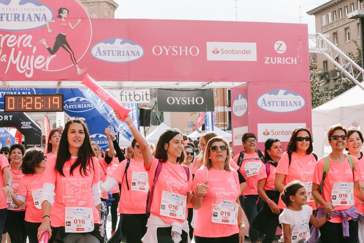 Llegada de la Carrera de la Mujer de Zaragoza (GALERÍA 24)