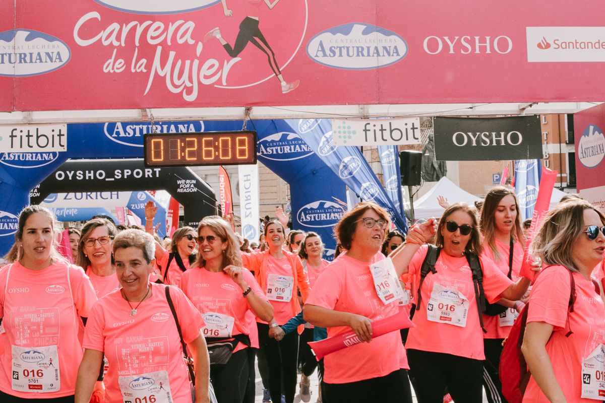 Llegada de la Carrera de la Mujer de Zaragoza (GALERÍA 23)