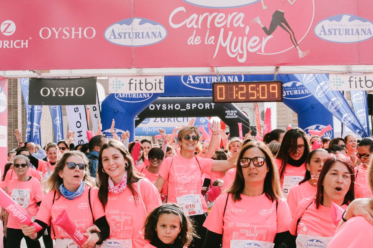 Llegada de la Carrera de la Mujer de Zaragoza (GALERÍA 23)