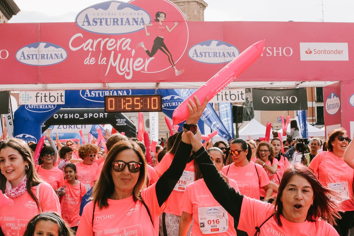 Llegada de la Carrera de la Mujer de Zaragoza (GALERÍA 23)