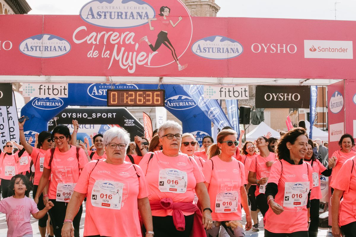 Llegada de la Carrera de la Mujer de Zaragoza (GALERÍA 24)