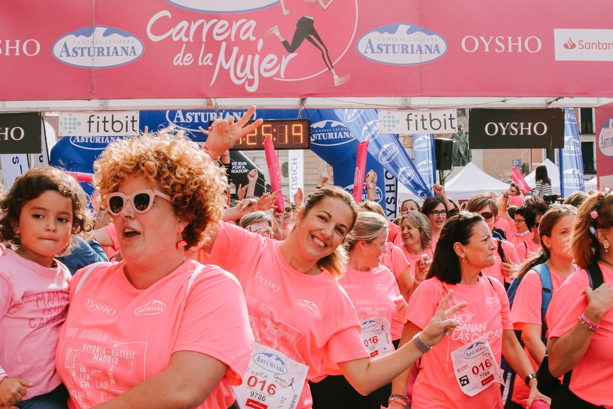 Llegada de la Carrera de la Mujer de Zaragoza (GALERÍA 23)