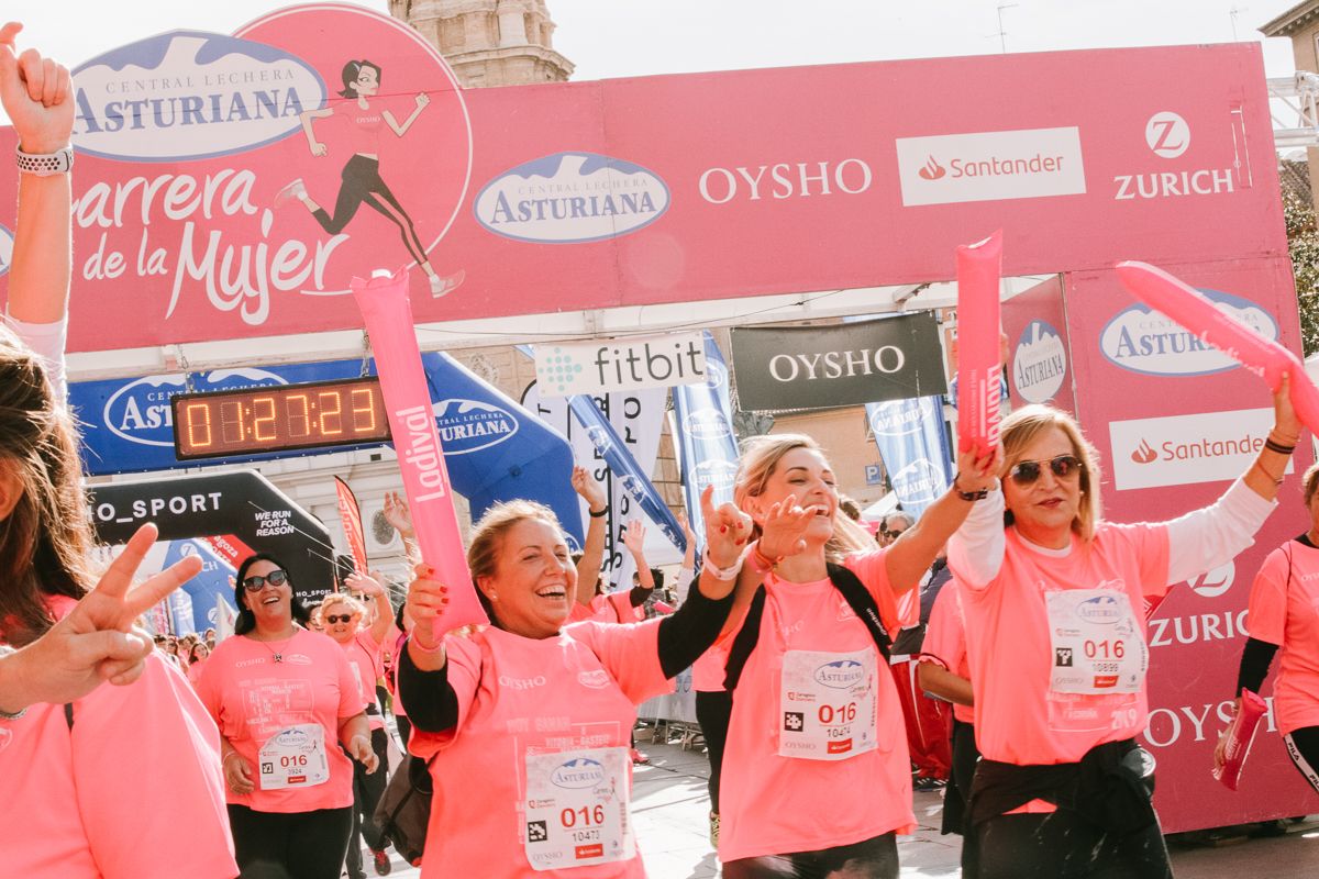 Llegada de la Carrera de la Mujer de Zaragoza (GALERÍA 24)