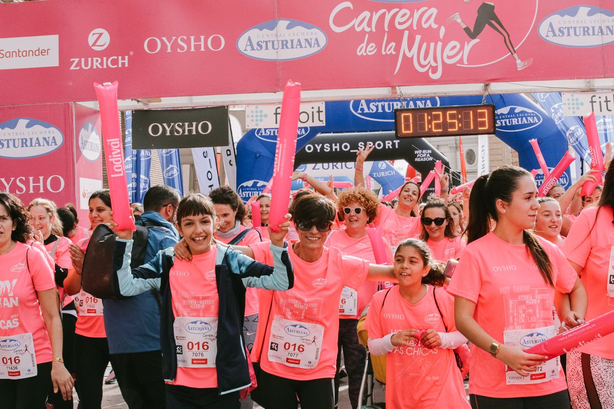 Llegada de la Carrera de la Mujer de Zaragoza (GALERÍA 23)