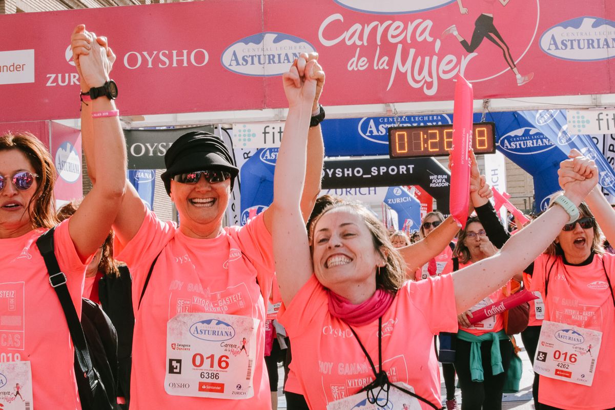 Llegada de la Carrera de la Mujer de Zaragoza (GALERÍA 25)