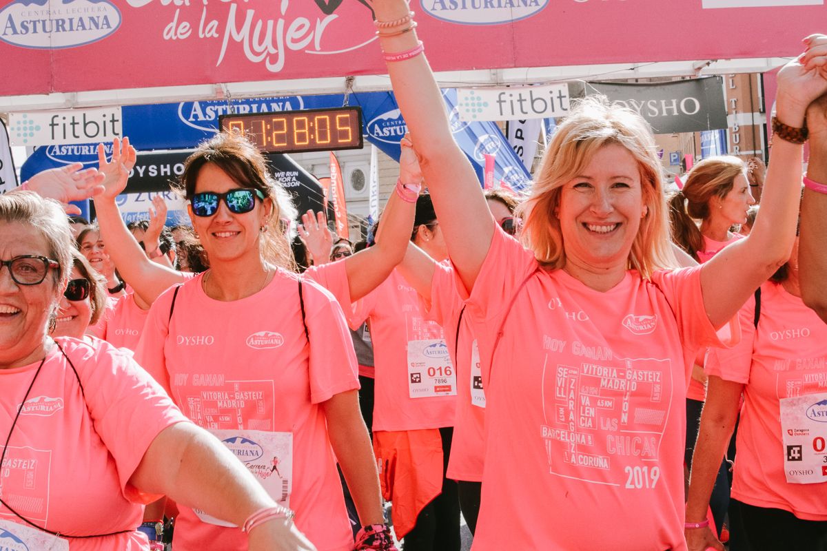 Llegada de la Carrera de la Mujer de Zaragoza (GALERÍA 25)