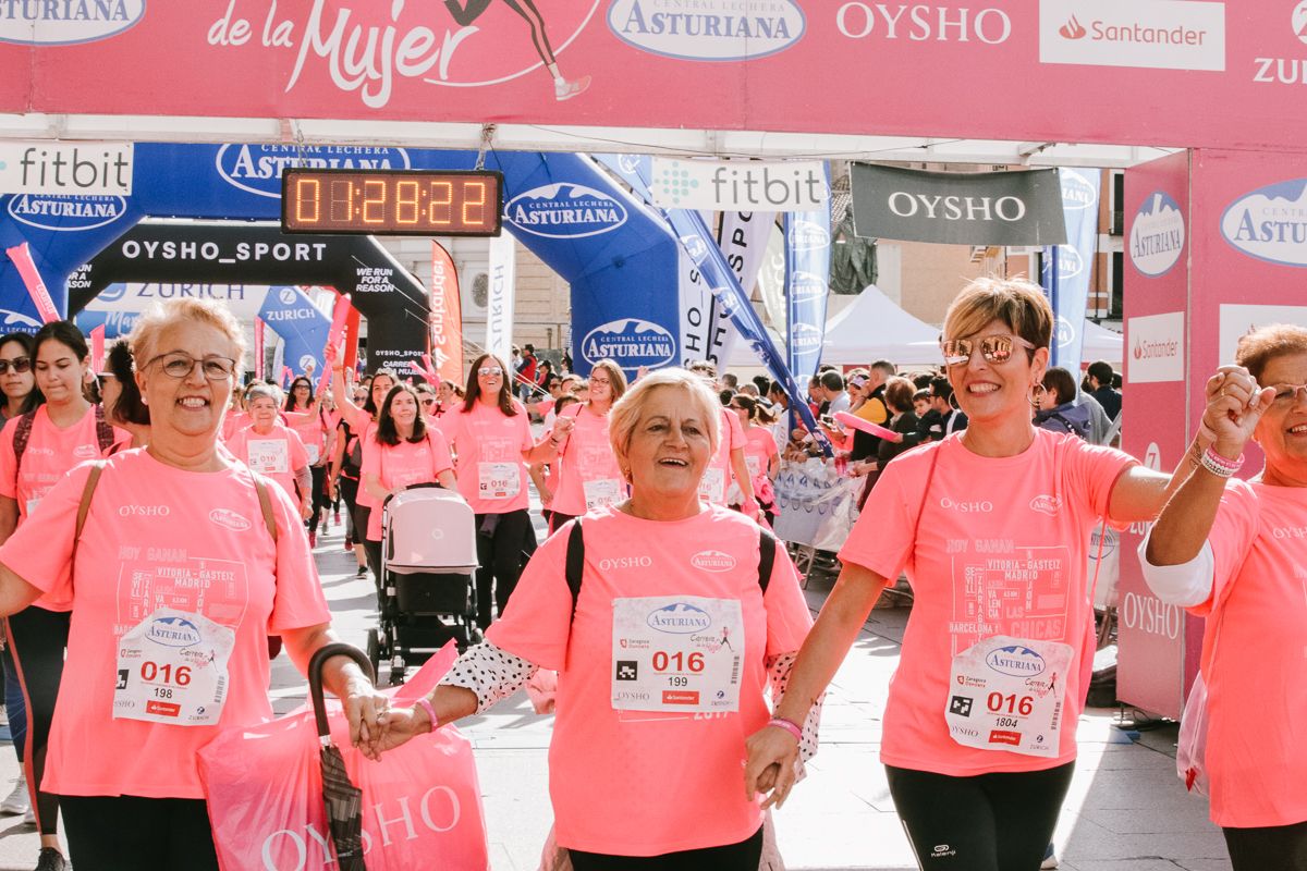 Llegada de la Carrera de la Mujer de Zaragoza (GALERÍA 25)