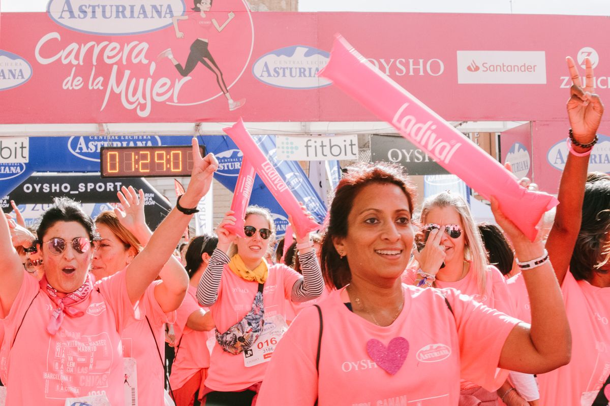 Llegada de la Carrera de la Mujer de Zaragoza (GALERÍA 25)