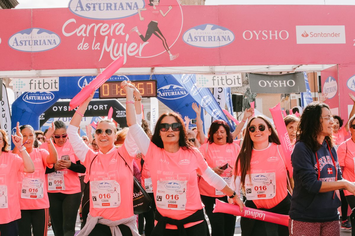 Llegada de la Carrera de la Mujer de Zaragoza (GALERÍA 25)
