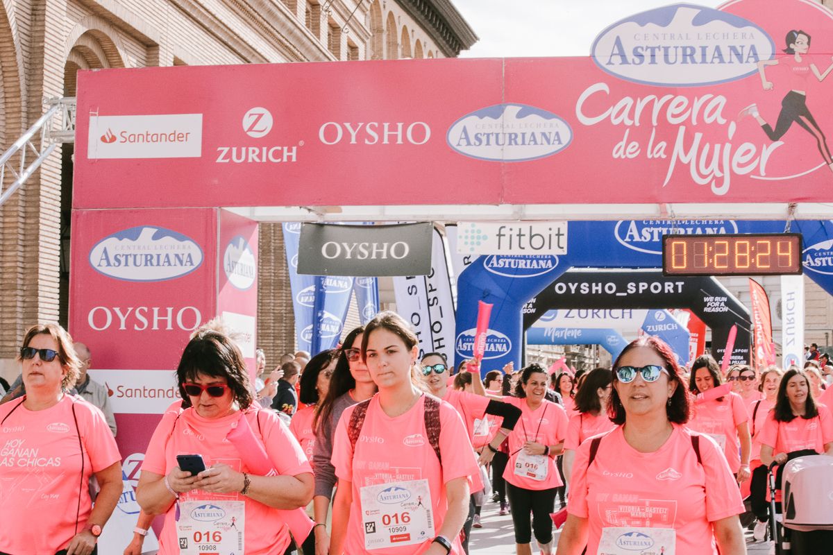 Llegada de la Carrera de la Mujer de Zaragoza (GALERÍA 25)
