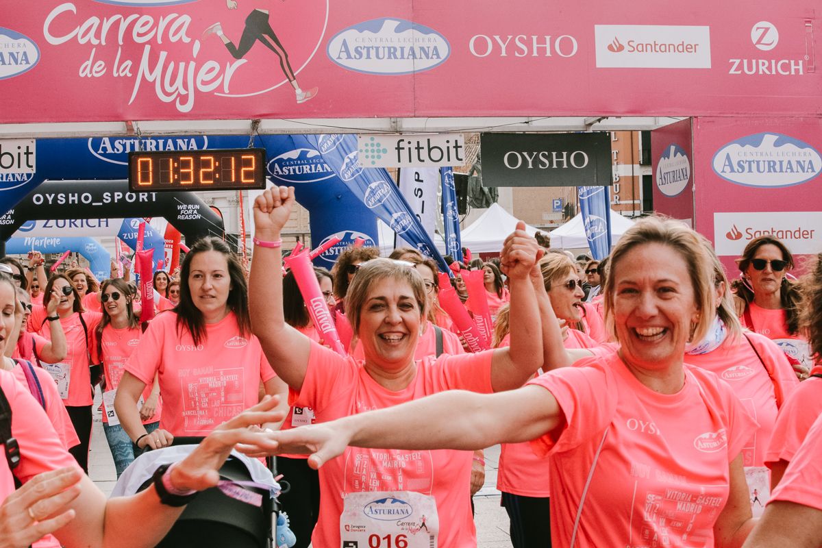 Llegada de la Carrera de la Mujer de Zaragoza (GALERÍA 27)