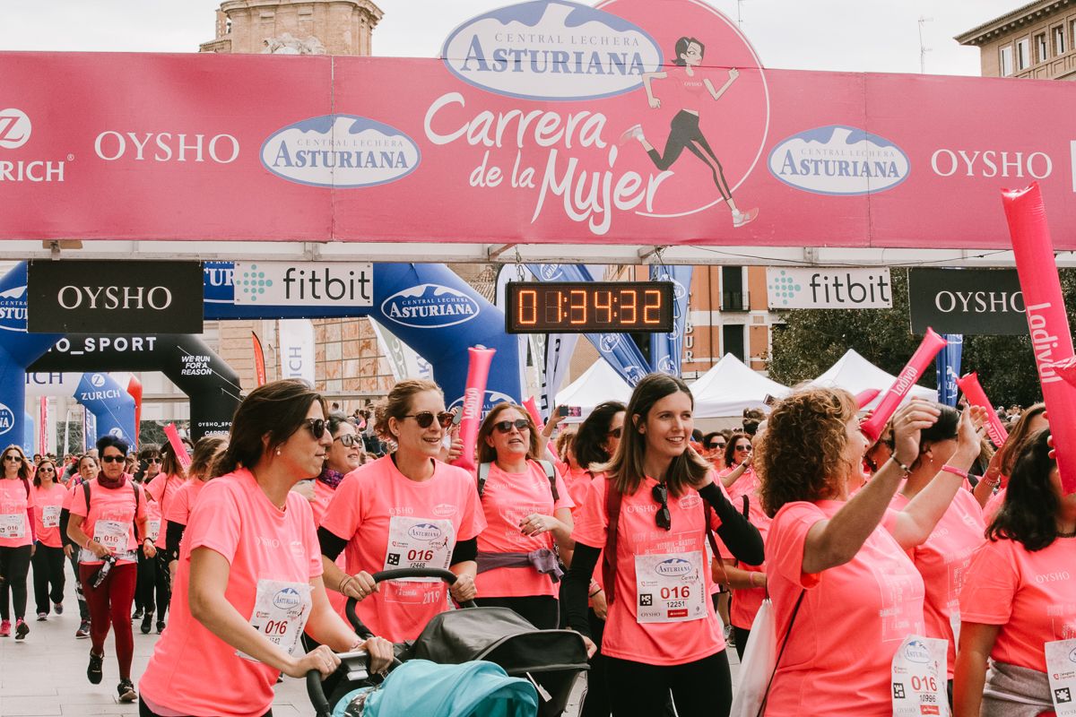 Llegada de la Carrera de la Mujer de Zaragoza (GALERÍA 28)