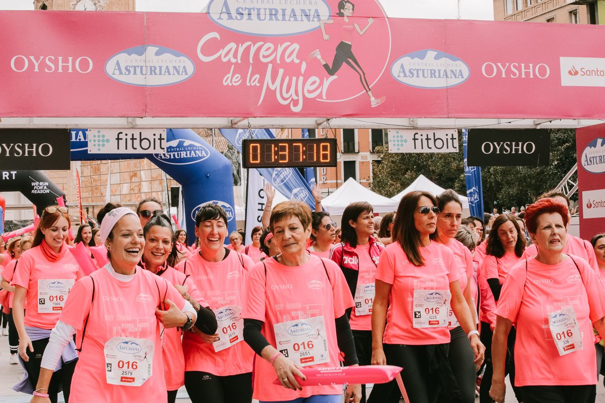 Llegada de la Carrera de la Mujer de Zaragoza (GALERÍA 30)
