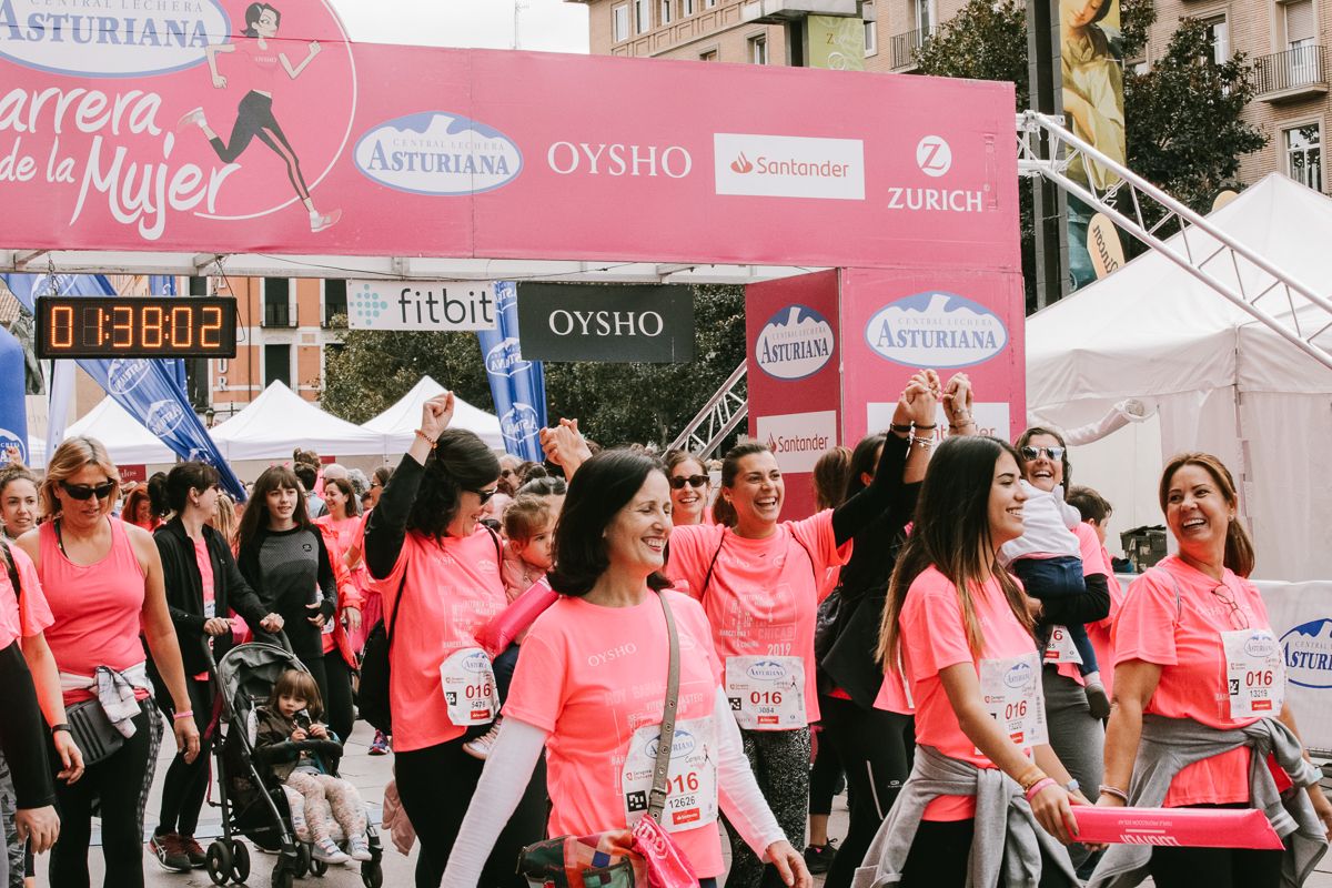 Llegada de la Carrera de la Mujer de Zaragoza (GALERÍA 30)