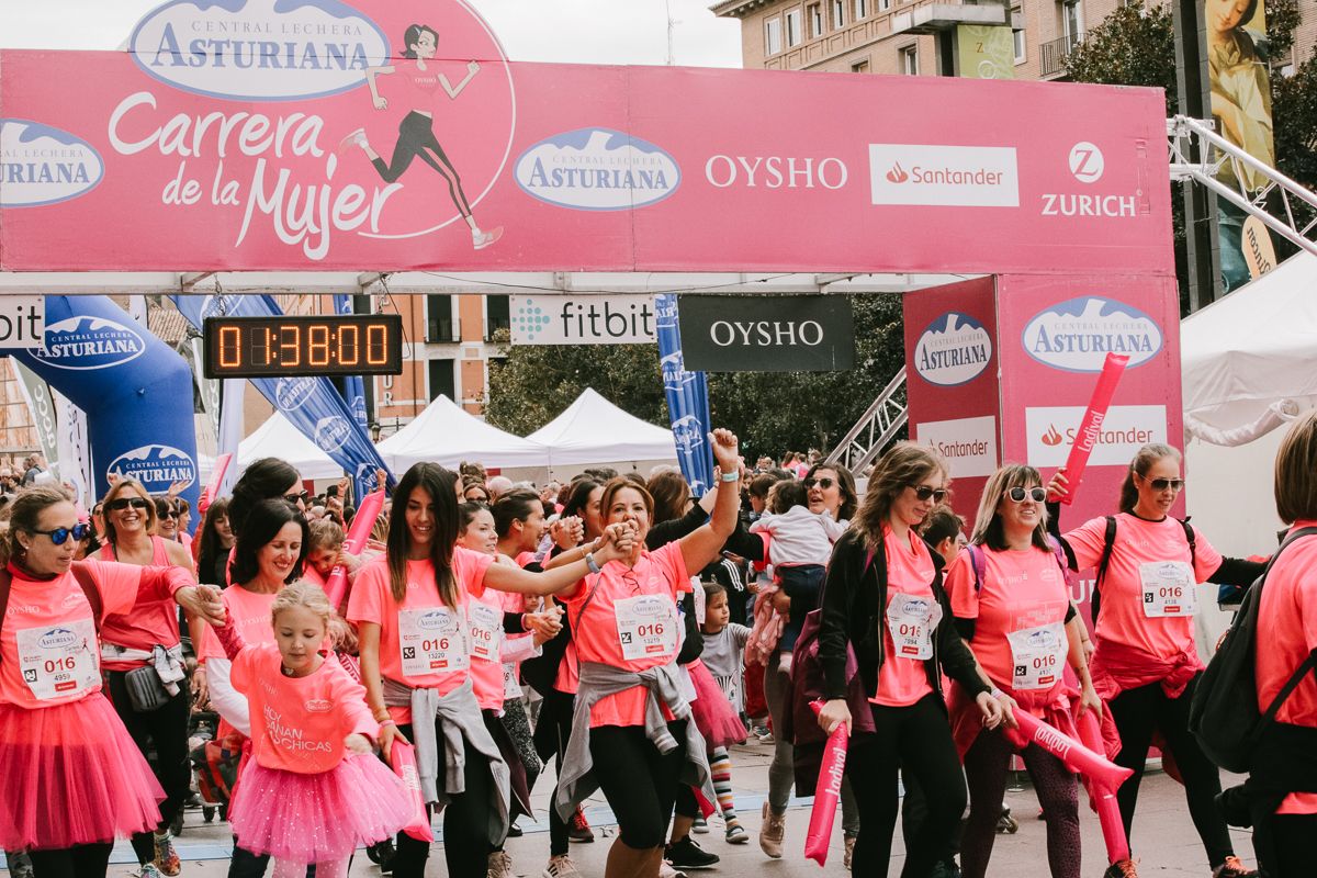Llegada de la Carrera de la Mujer de Zaragoza (GALERÍA 30)