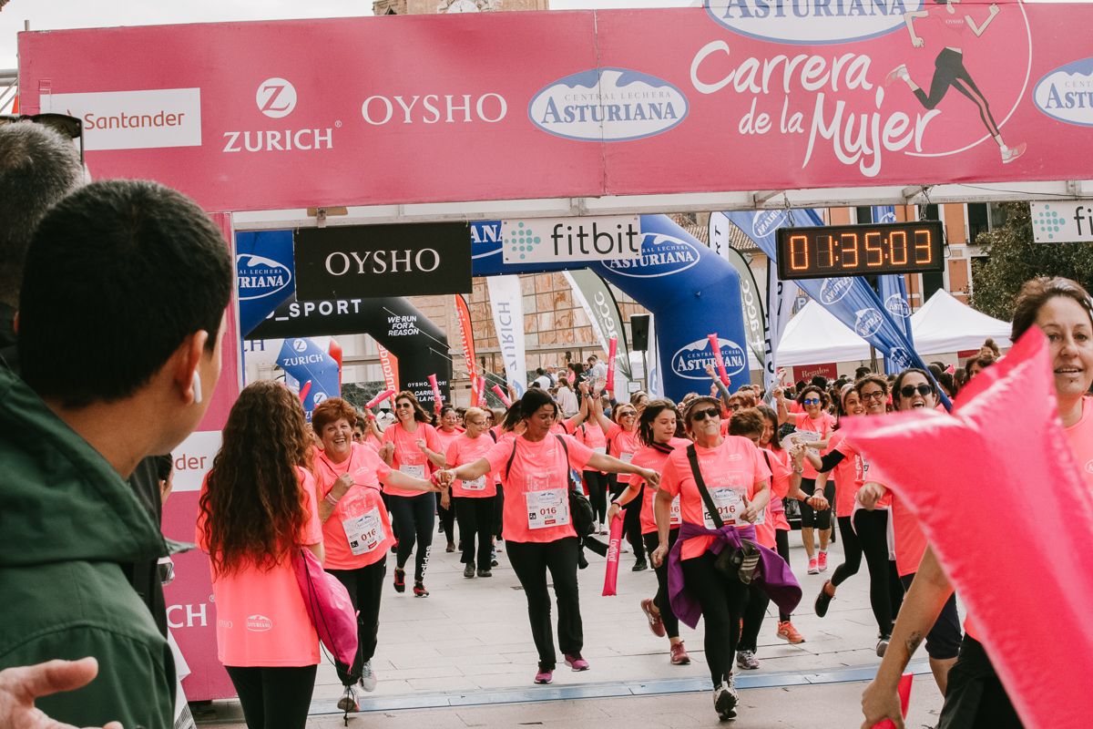 Llegada de la Carrera de la Mujer de Zaragoza (GALERÍA 29)