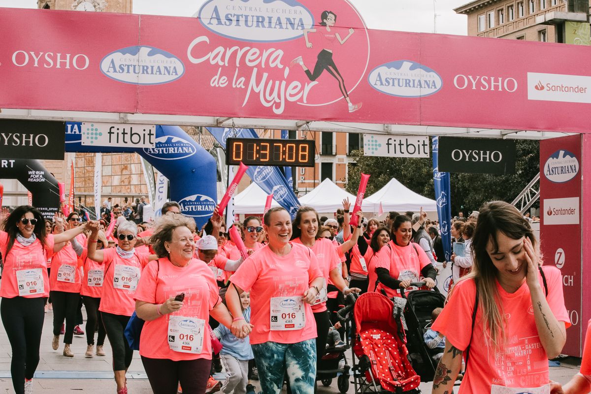 Llegada de la Carrera de la Mujer de Zaragoza (GALERÍA 30)