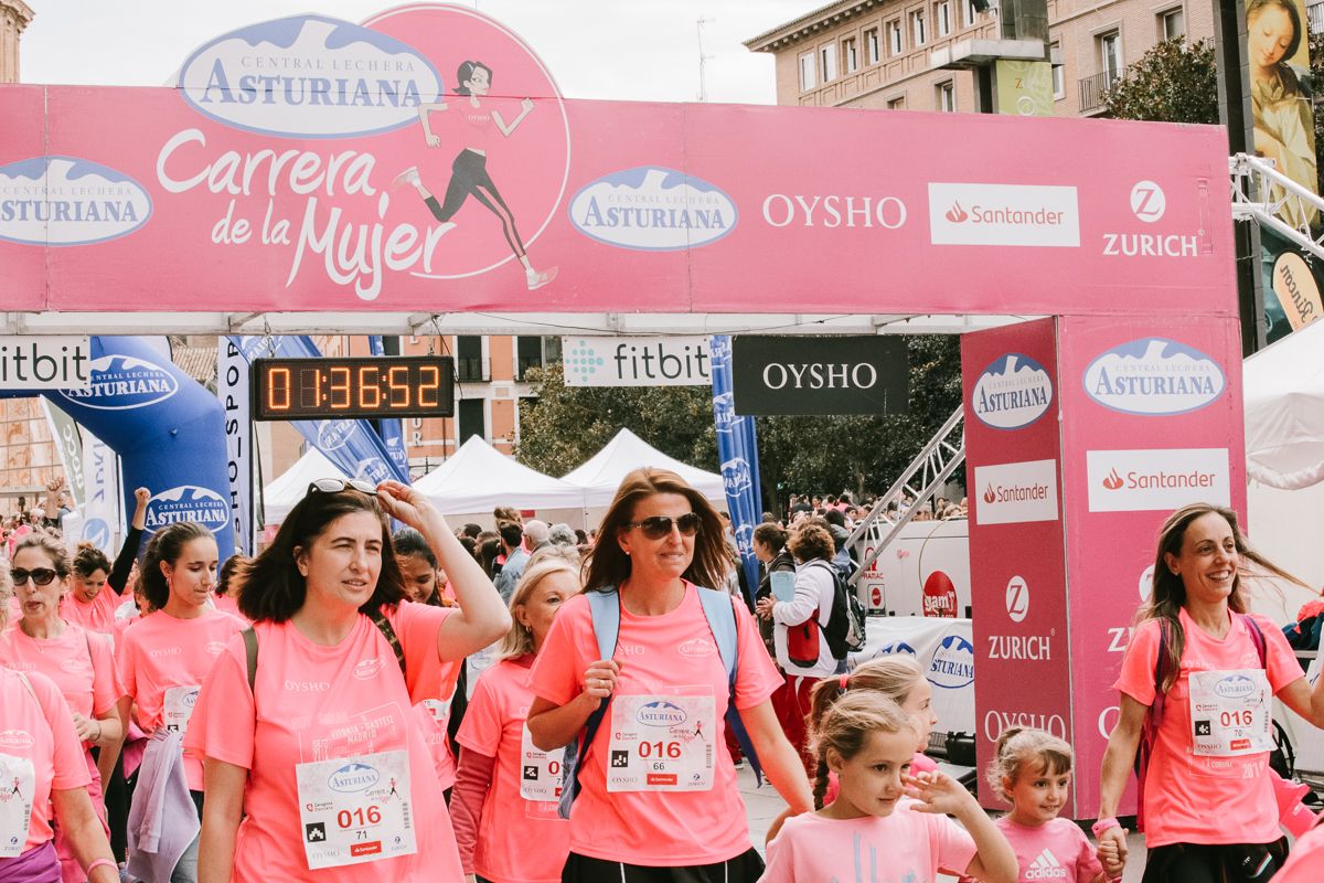 Llegada de la Carrera de la Mujer de Zaragoza (GALERÍA 30)