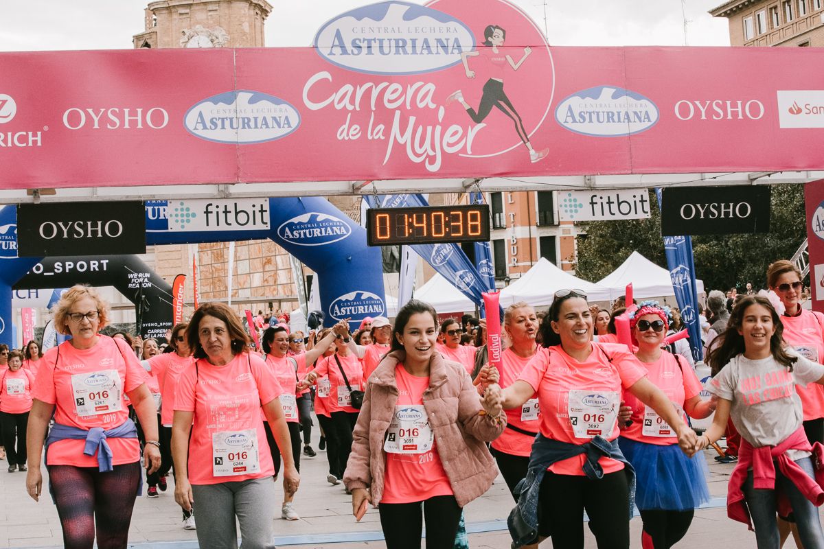 Llegada de la Carrera de la Mujer de Zaragoza (GALERÍA 31)