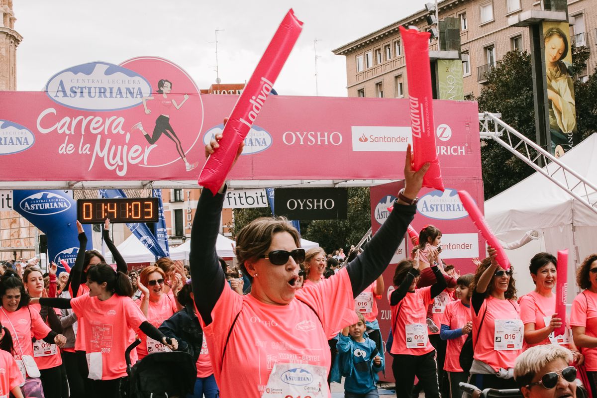 Llegada de la Carrera de la Mujer de Zaragoza (GALERÍA 31)