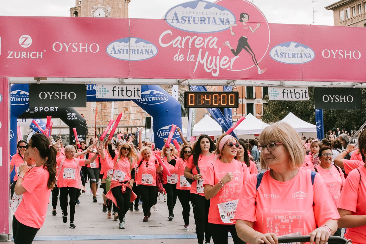 Llegada de la Carrera de la Mujer de Zaragoza (GALERÍA 31)