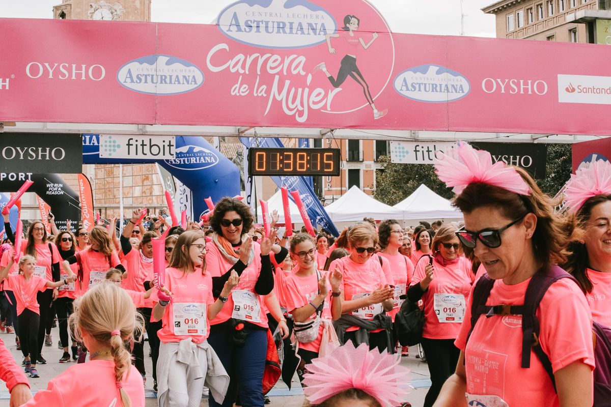 Llegada de la Carrera de la Mujer de Zaragoza (GALERÍA 30)