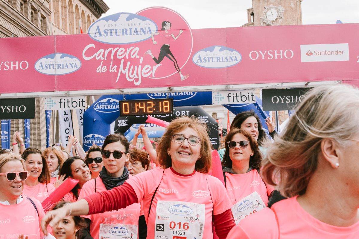 Llegada de la Carrera de la Mujer de Zaragoza (GALERÍA 32)