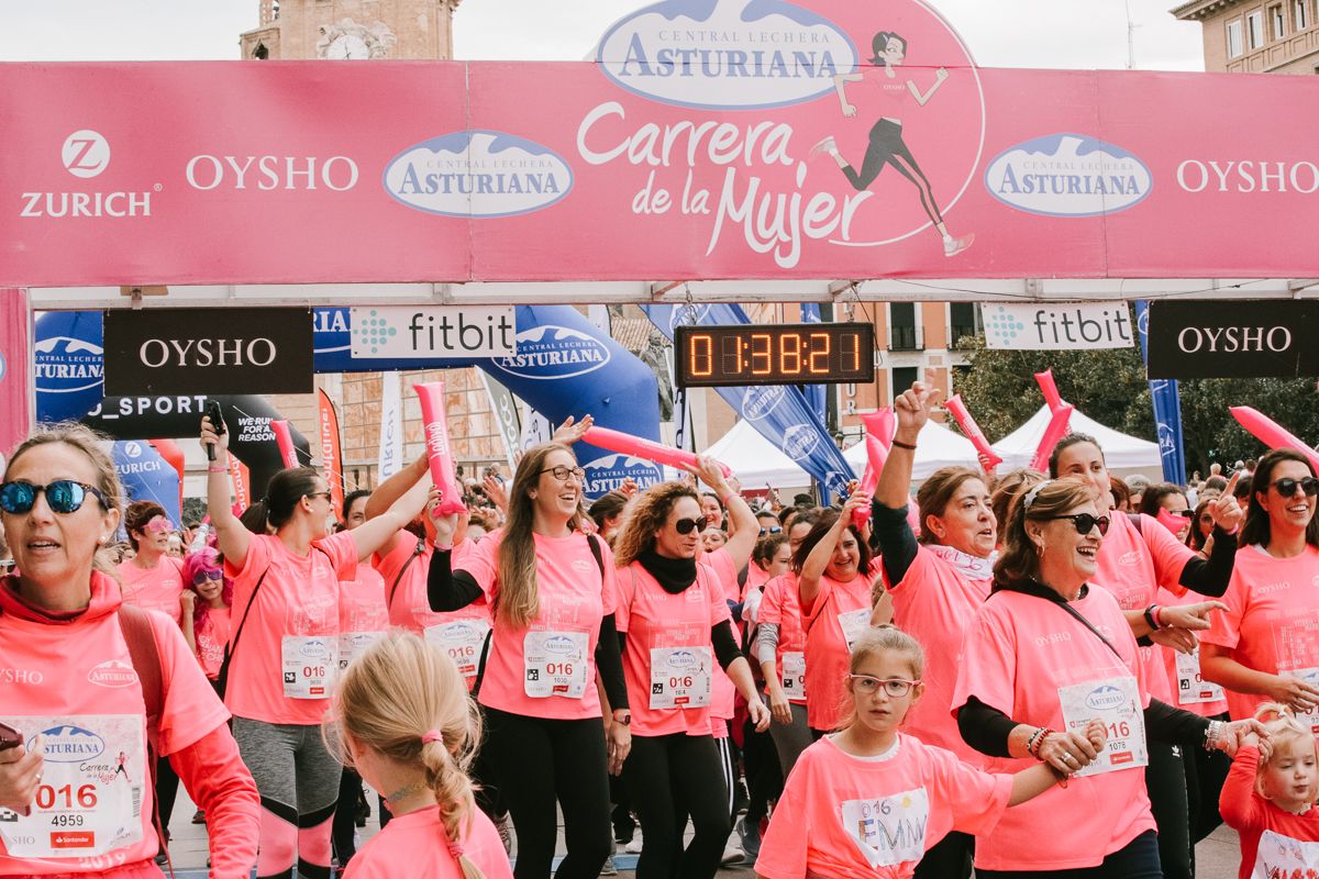 Llegada de la Carrera de la Mujer de Zaragoza (GALERÍA 30)