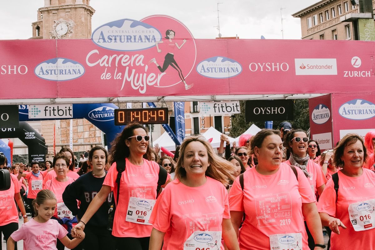 Llegada de la Carrera de la Mujer de Zaragoza (GALERÍA 31)