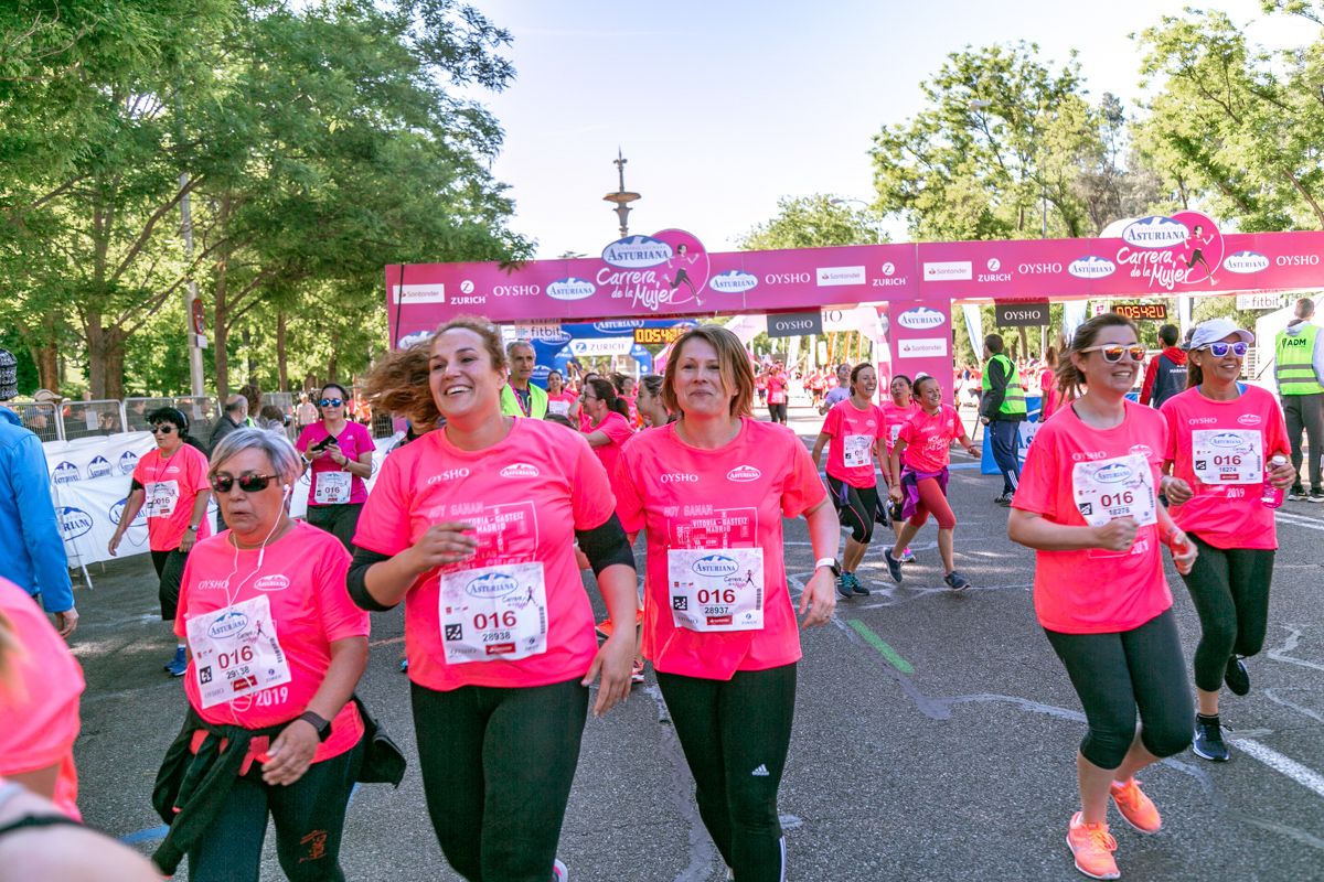 Carrera de la Mujer de Madrid - META, ARCO DERECHO (de 53:03 a 54:33)