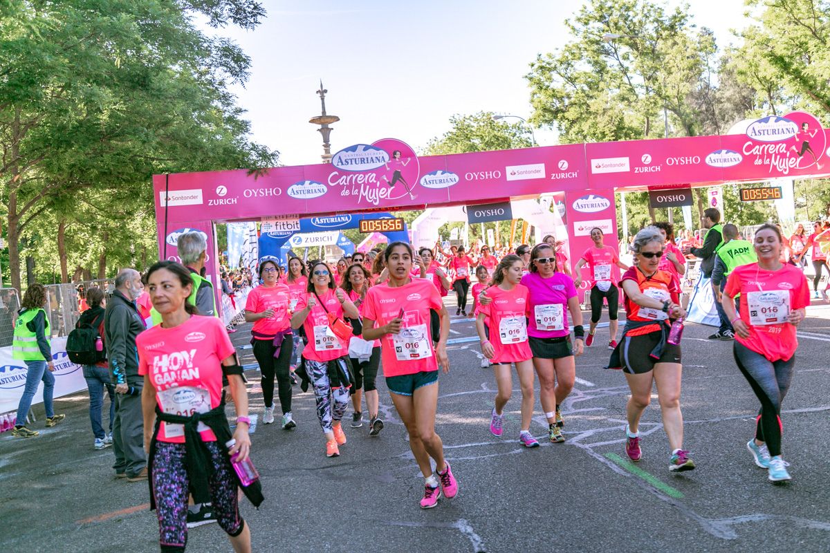 Carrera de la Mujer de Madrid - META, ARCO DERECHO (de 56:20 a 57:45)