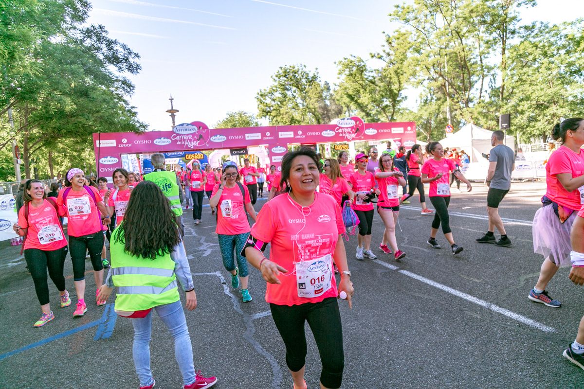Carrera de la Mujer de Madrid - META, ARCO DERECHO (de 54:34 a 56:19)