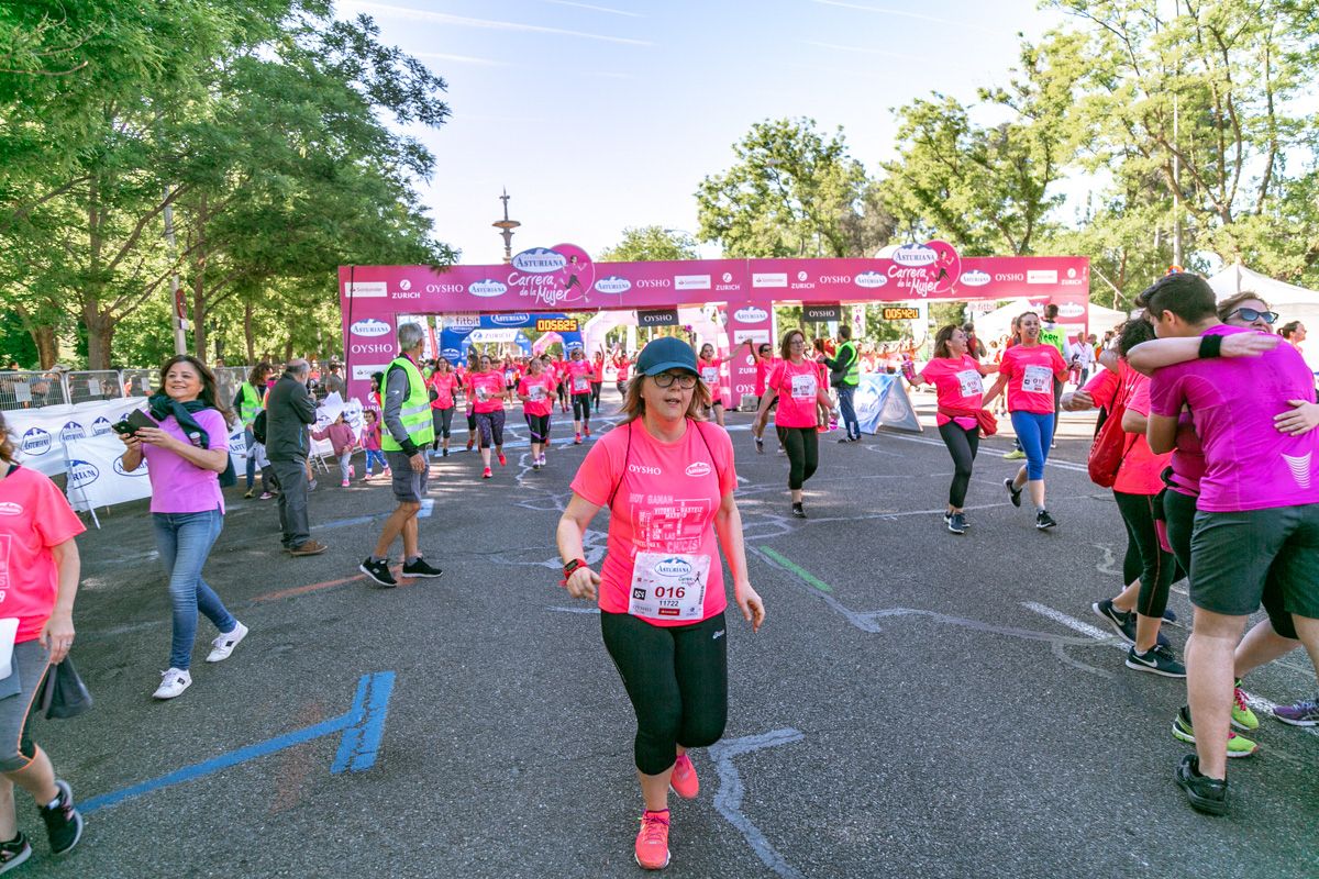 Carrera de la Mujer de Madrid - META, ARCO DERECHO (de 56:20 a 57:45)