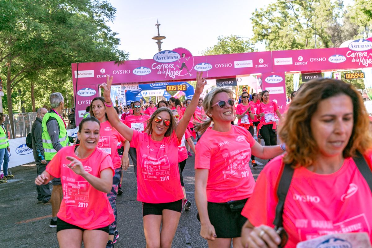 Carrera de la Mujer de Madrid - META, ARCO DERECHO (de 56:20 a 57:45)