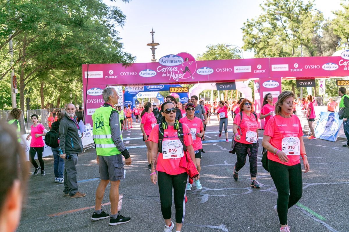 Carrera de la Mujer de Madrid - META, ARCO DERECHO (de 56:20 a 57:45)