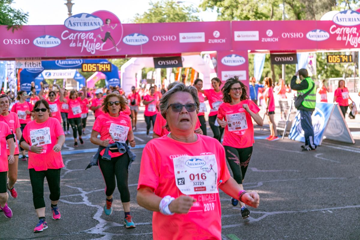 Carrera de la Mujer de Madrid - META, ARCO DERECHO (de 56:20 a 57:45)