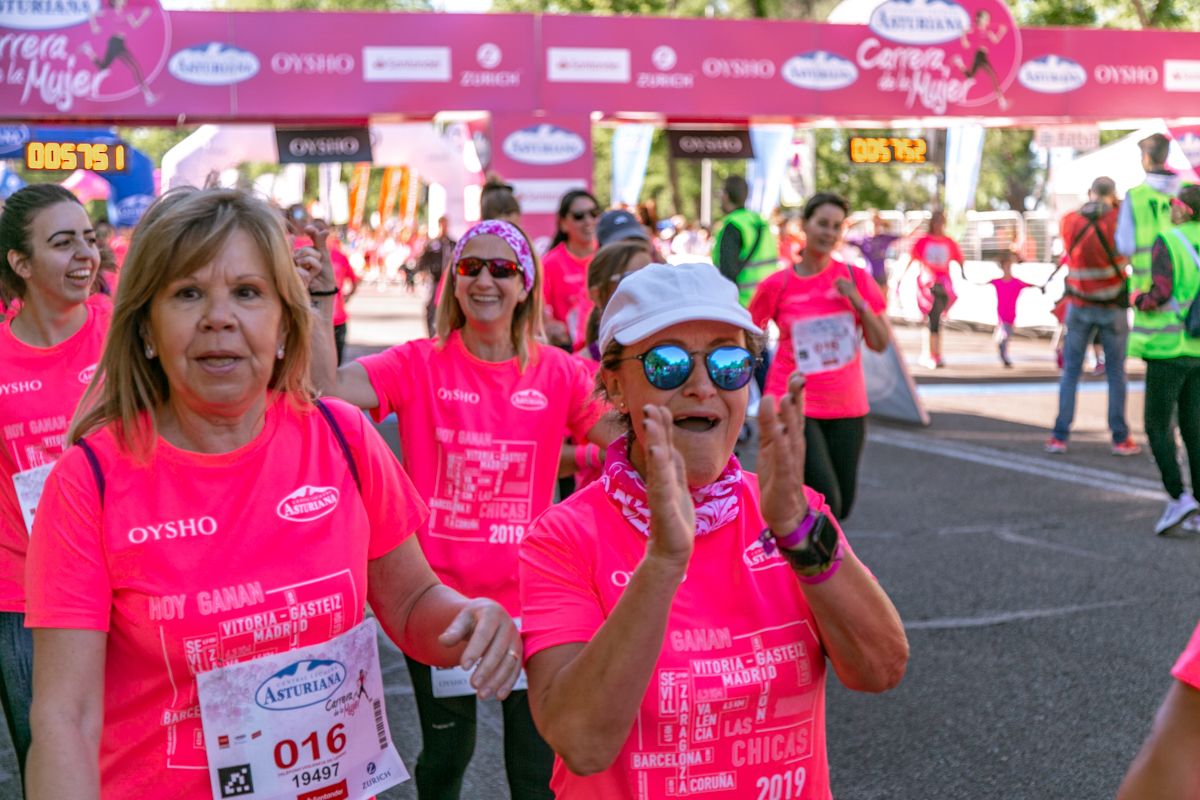 Carrera de la Mujer de Madrid - META, ARCO DERECHO (de 57:47 a 58:59)