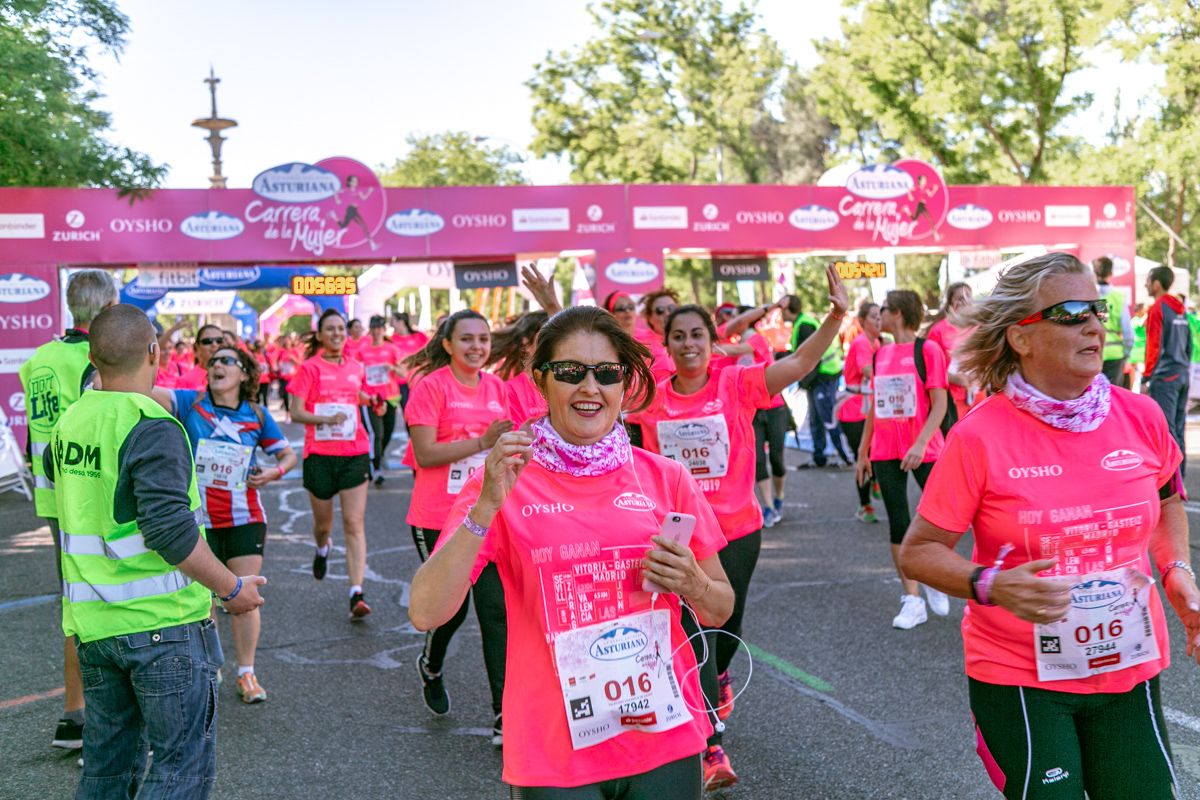 Carrera de la Mujer de Madrid - META, ARCO DERECHO (de 56:20 a 57:45)