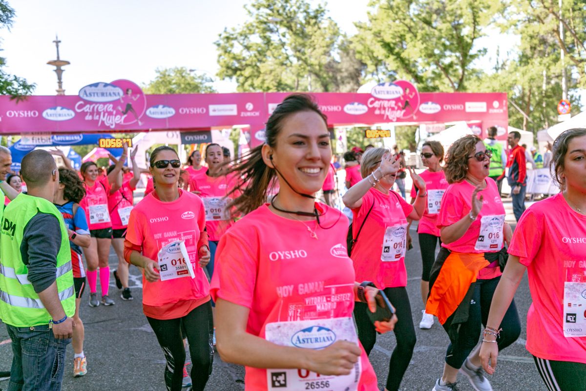 Carrera de la Mujer de Madrid - META, ARCO DERECHO (de 56:20 a 57:45)