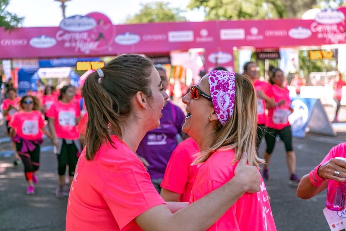 Carrera de la Mujer de Madrid - META, ARCO DERECHO (de 57:47 a 58:59)
