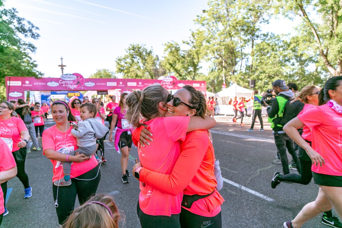 Carrera de la Mujer de Madrid - META, ARCO DERECHO (de 56:20 a 57:45)