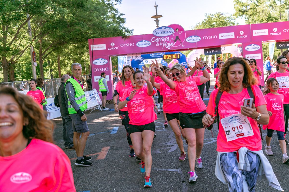 Carrera de la Mujer de Madrid - META, ARCO DERECHO (de 56:20 a 57:45)