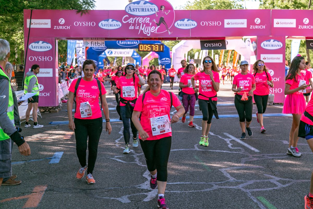 Carrera de la Mujer de Madrid - META, ARCO DERECHO (de 56:20 a 57:45)