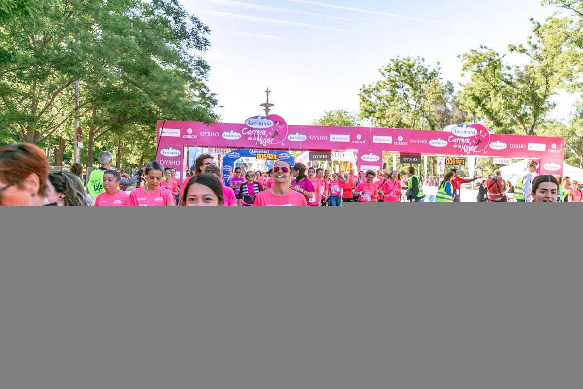 Carrera de la Mujer de Madrid - META, ARCO DERECHO (de 59:00 a 1:00:02)