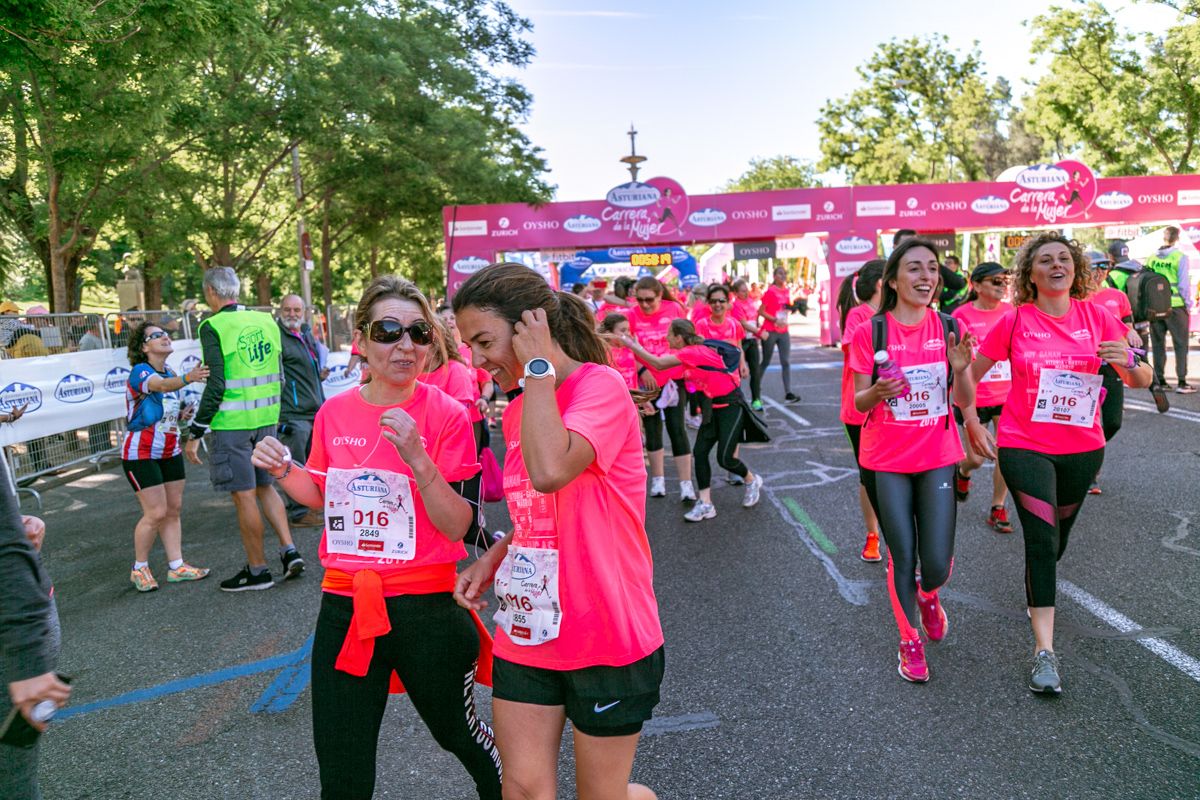 Carrera de la Mujer de Madrid - META, ARCO DERECHO (de 57:47 a 58:59)