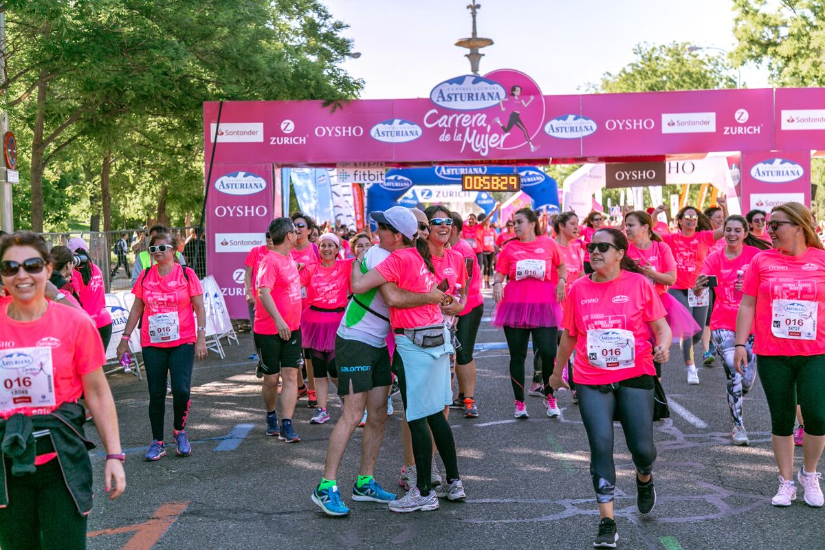 Carrera de la Mujer de Madrid - META, ARCO DERECHO (de 57:47 a 58:59)
