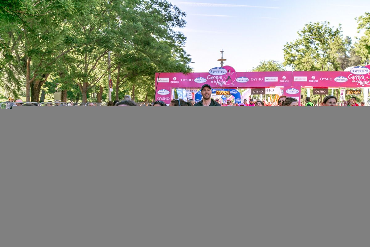 Carrera de la Mujer de Madrid - META, ARCO DERECHO (de 59:00 a 1:00:02)