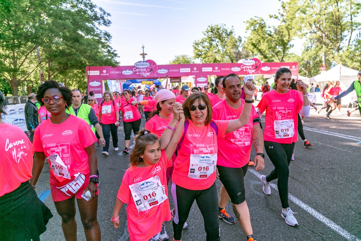 Carrera de la Mujer de Madrid - META, ARCO DERECHO (de 57:47 a 58:59)