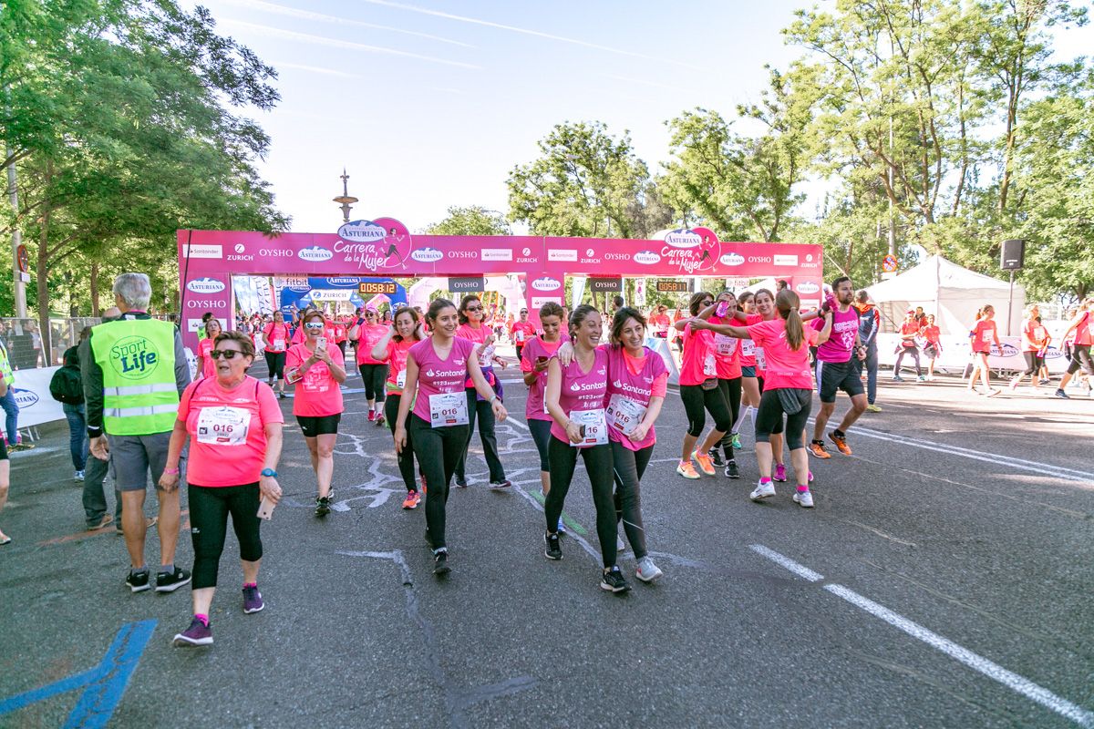 Carrera de la Mujer de Madrid - META, ARCO DERECHO (de 57:47 a 58:59)