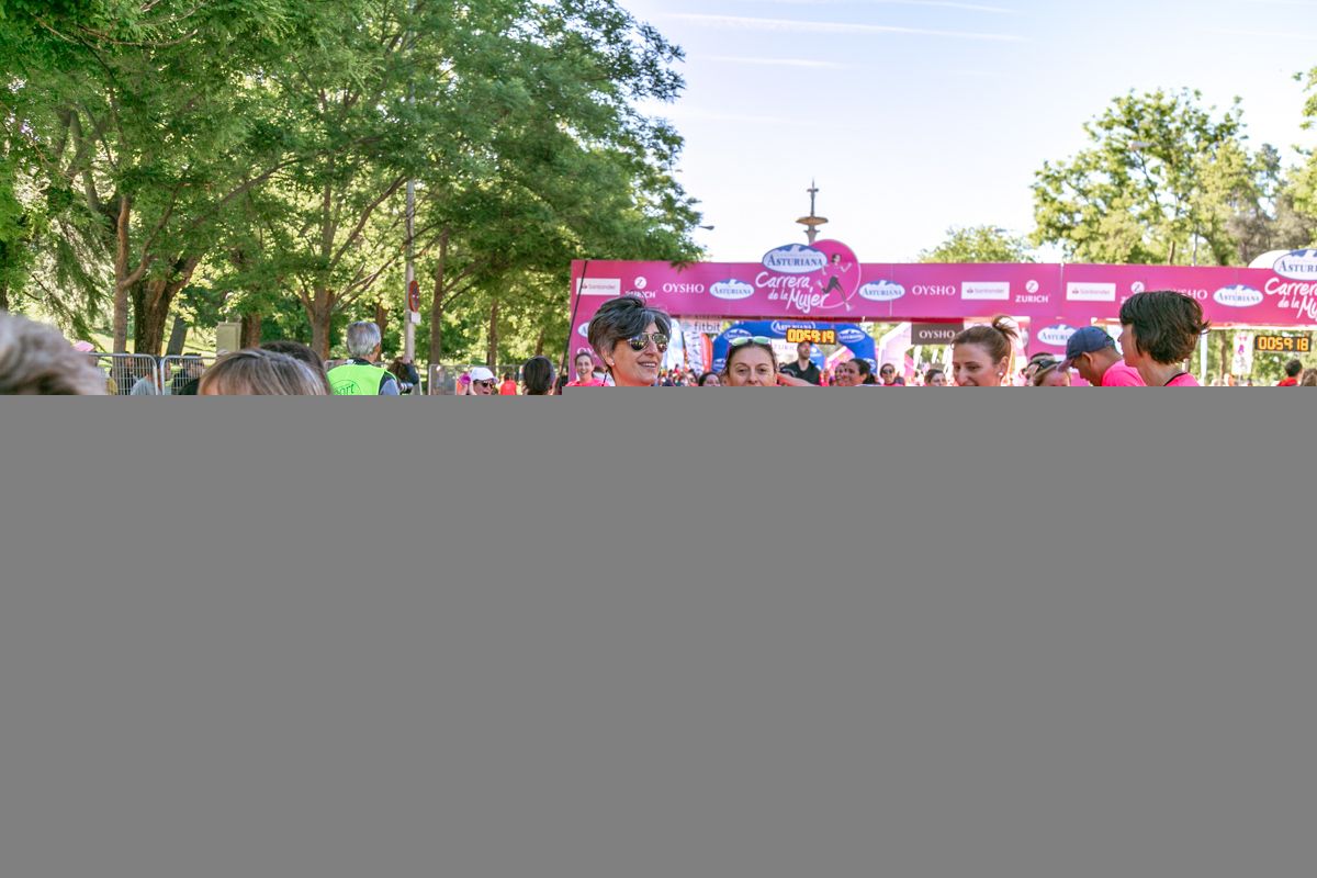 Carrera de la Mujer de Madrid - META, ARCO DERECHO (de 59:00 a 1:00:02)